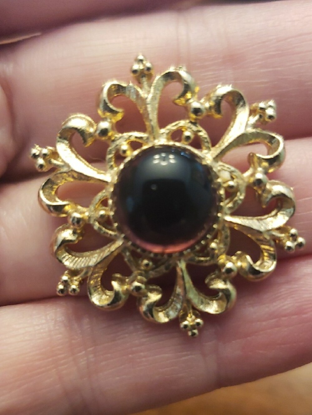 Vtg Gold Filigree Brooch with Purple Cabochin Center